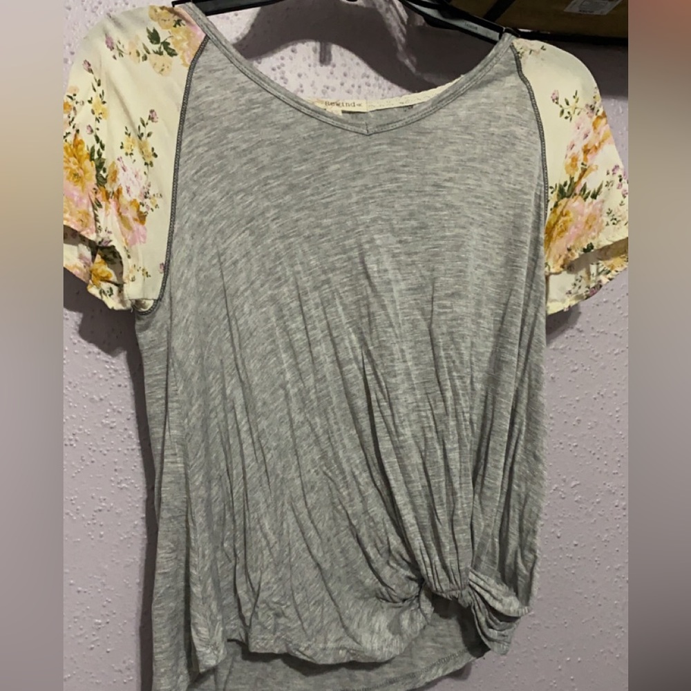Grey tee with floral sleeves
